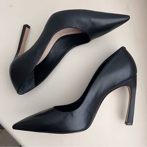 Schutz Pilar Black Leather Pointed Toe Pumps Sz 11
